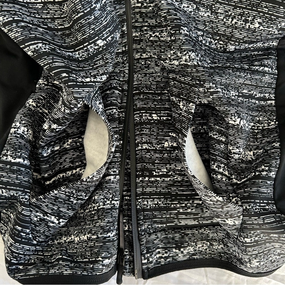 NIKE Women’s Full Zip Hoodie THERMA FIT Black/Gray/White Brushed Fleece Thumb M - Picture 7 of 15